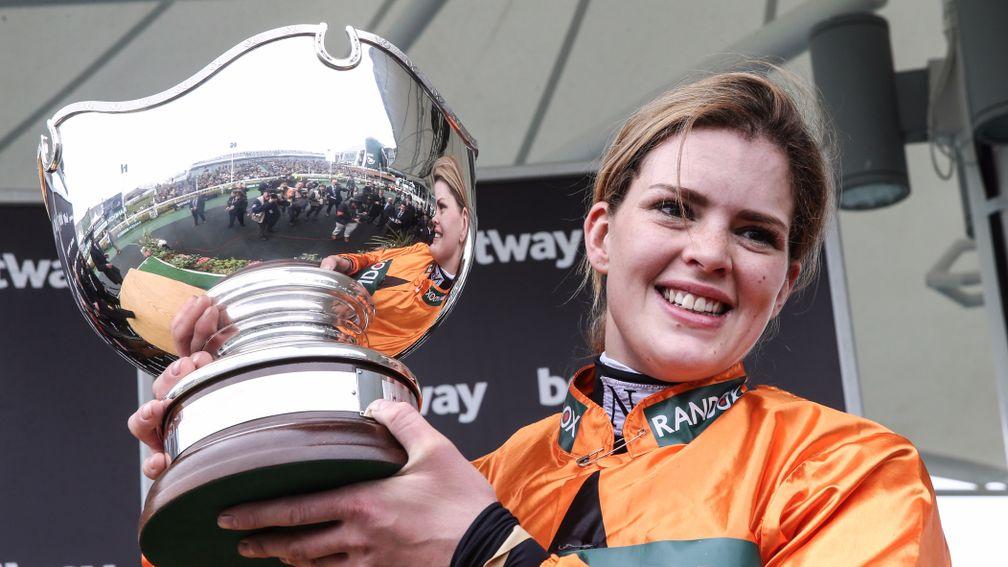 Lizzie Kelly with the Betway Bowl trophy after her Grade 1 victory on Tea For Two