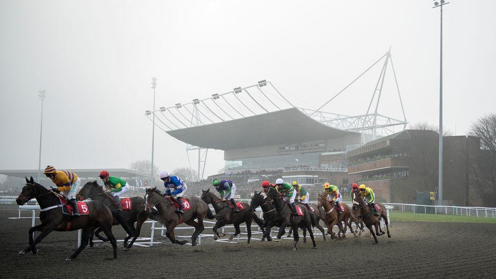 Kempton: racing on Thursday evening was abandoned due to heavy fog