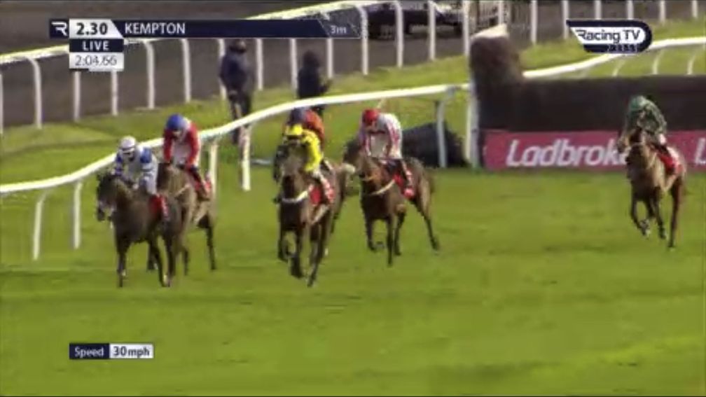 Hewick (right) is off the pace