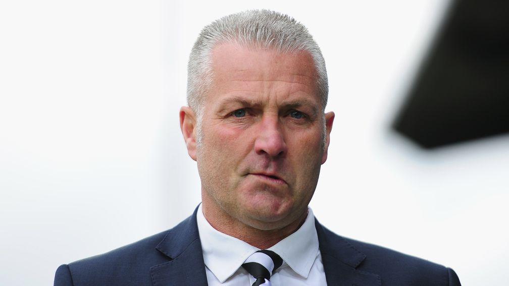 York City manager Gary Mills will be hoping his side can pull off a great escape
