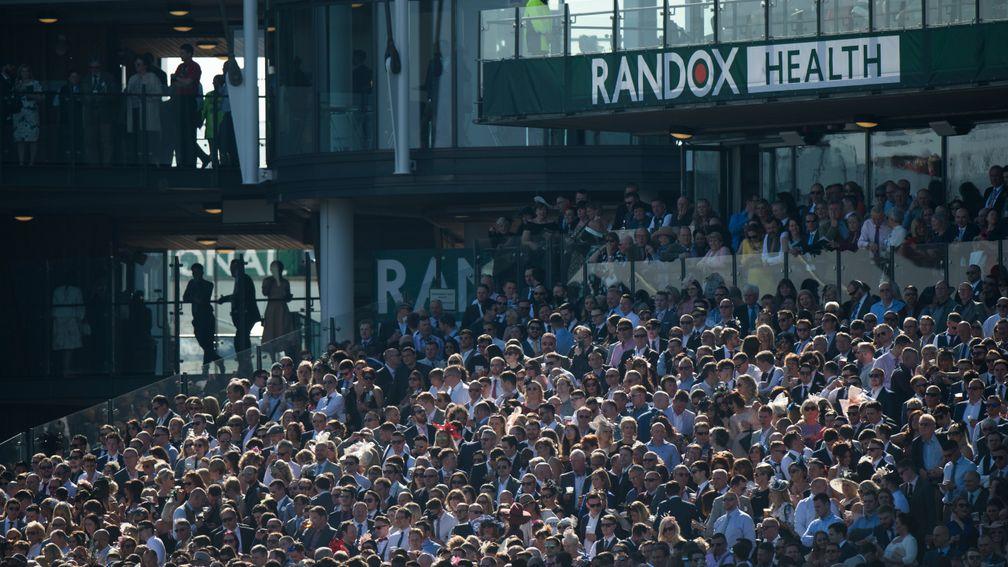 Racegoers bask in the packed standsAintree 8.4.17 Pic: Edward Whitaker