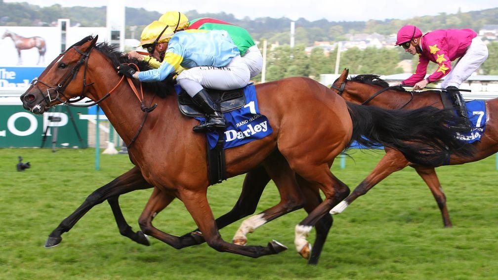 Grand Glory (near side) denies Audarya in the Prix Jean Romanet at Deauville