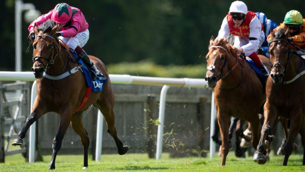 Oxted (Cieren Fallon,pink) win the Darley July Cup StakesNewmarket 11.7.20 Pic: Edward Whitaker/Racing Post