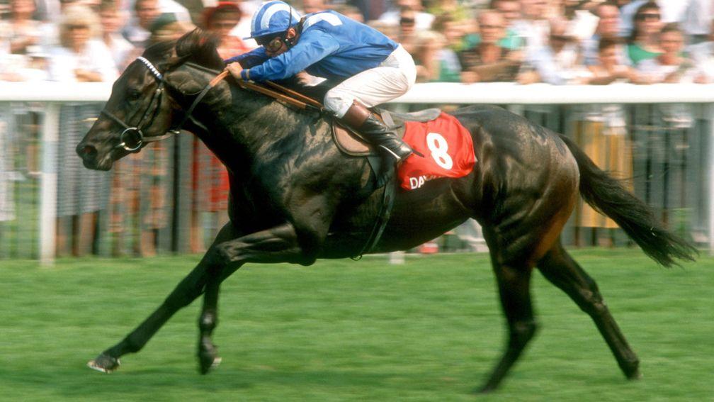 Dayjur and Willie Carson winning the 1990 Nunthorpe Stakes