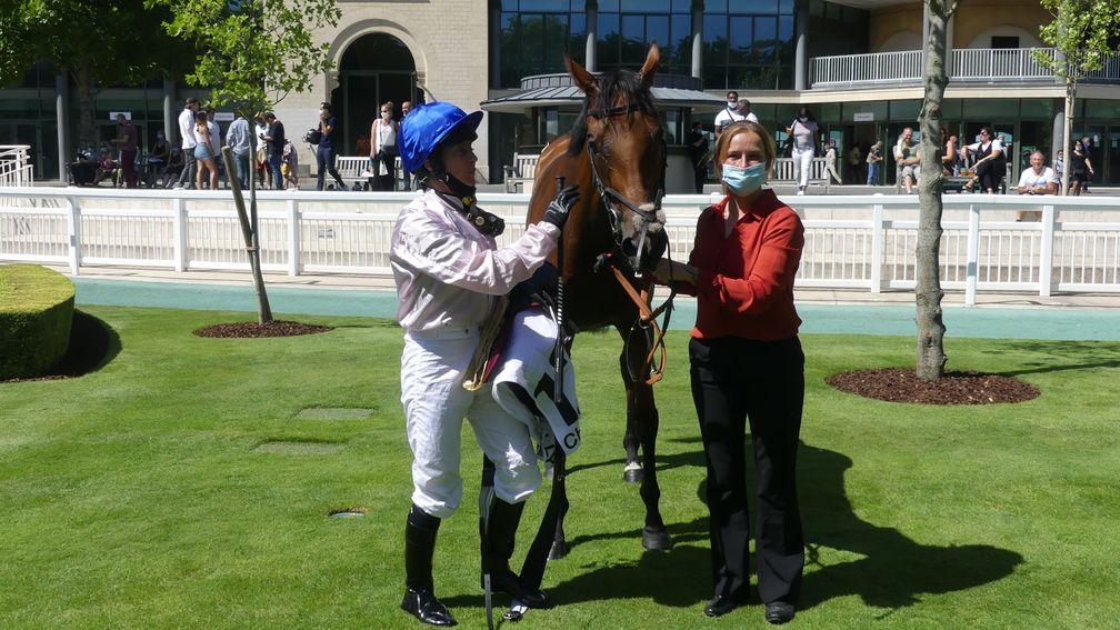 Onassis and Hayley Turner after winning the Listed Prix de Bagatelle at Chantilly