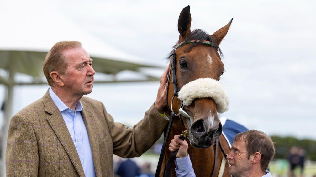 Dermot Weld and David Gleenon with Tahiyra after winning the 7f fillies maiden. Galway Festival.Photo: Patrick McCann/Racing Post26.07.2022