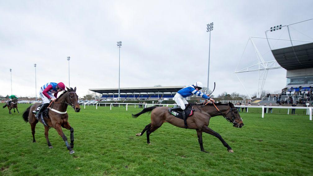 Frodon: a gritty winner of the Silviniaco Conti Chase from Keeper Hill