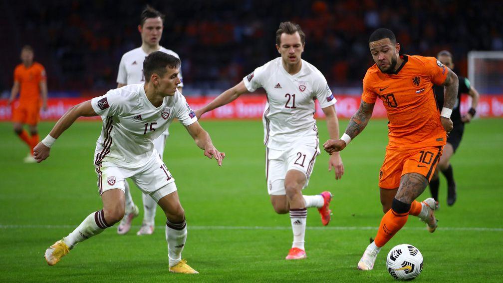 Memphis Depay strikes fear into Latvia's defence