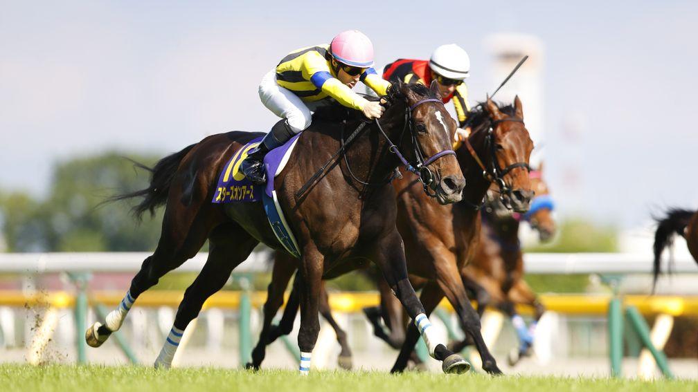 Stars On Earth (nearside) on the way to an impressive victory in a fast time for the Yushun Himba (Japanese Oaks)