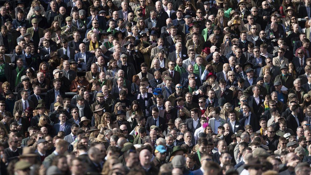 Faces in the crowd.Cheltenham Festival day 3.Photo: Patrick McCann/Racing Post17.03.2022
