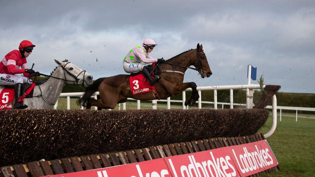Chacun Pour Soi: discovery of a foot abscess means he cannot run in the Champion Chase