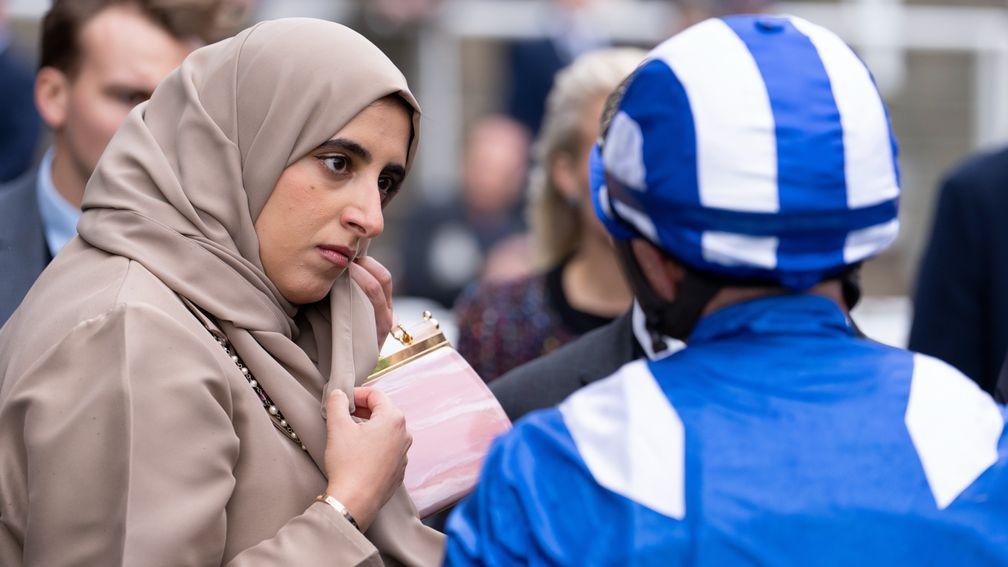 Sheikha Hissa listens to Jim Crowley after Baaeed's defeat