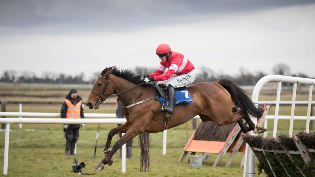 Laurina pings the last on her way to victory at Fairyhouse