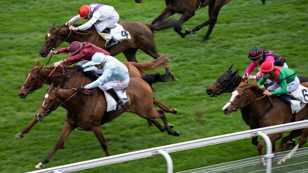 Watch Me (pale jacket) edges ahead of Suphala to win the Prix Imprudence at Maisons-Laffitte