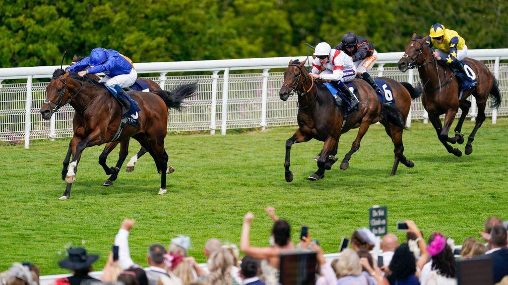 CHICHESTER, ENGLAND - JULY 28: William Buick riding New London (blue) win The John Pearce Racing Gordon Stakes during day three of the Qatar Goodwood Festival at Goodwood Racecourse on July 28, 2022 in Chichester, England. (Photo by Alan Crowhurst/Getty I