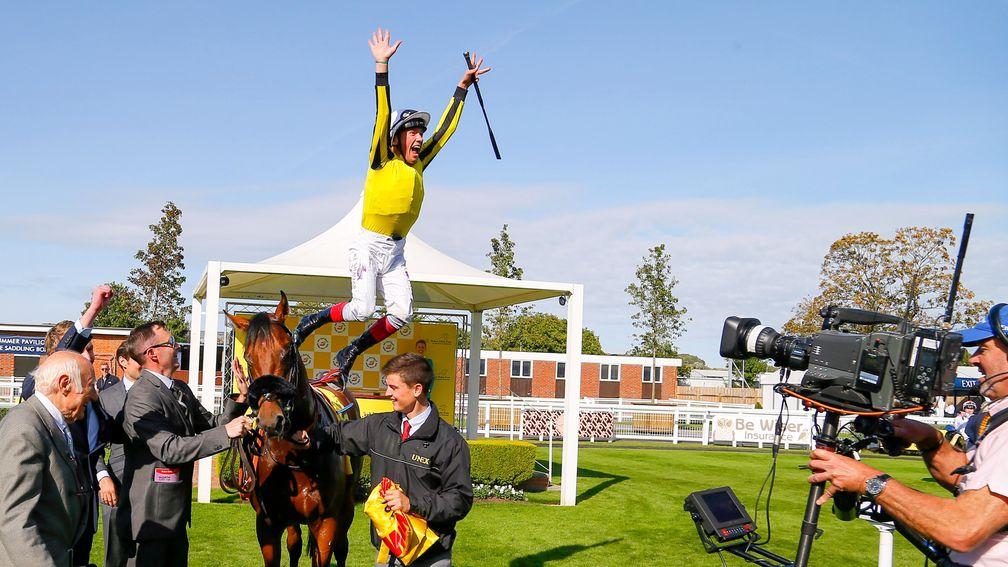 James Garfield - Frankie Dettori  jumps off at Newbury last month©cranhamphoto.com