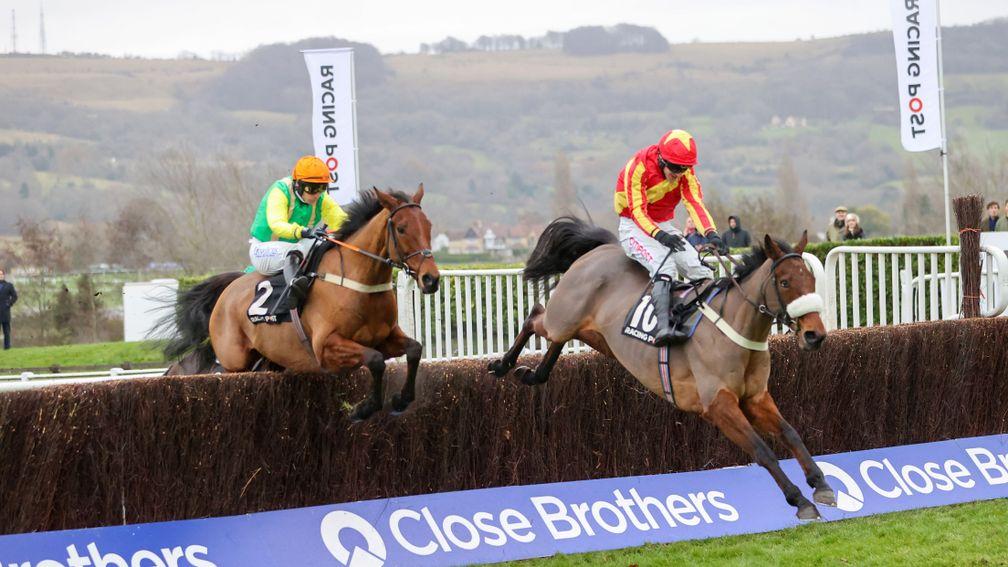 COOLE CODY ridden by Adam Wedge wins at CHELTENHAM 11/12/21Photograph by Grossick Racing Photography 0771 046 1723