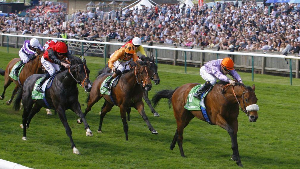 Makfi storms clear in the 2,000 Guineas of 2010