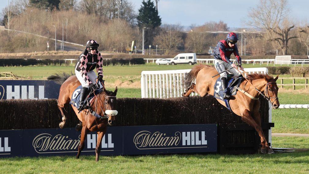 Colonel Harry (right) gets the better of Trelawne in the William Hill Towton Novices' Chase 