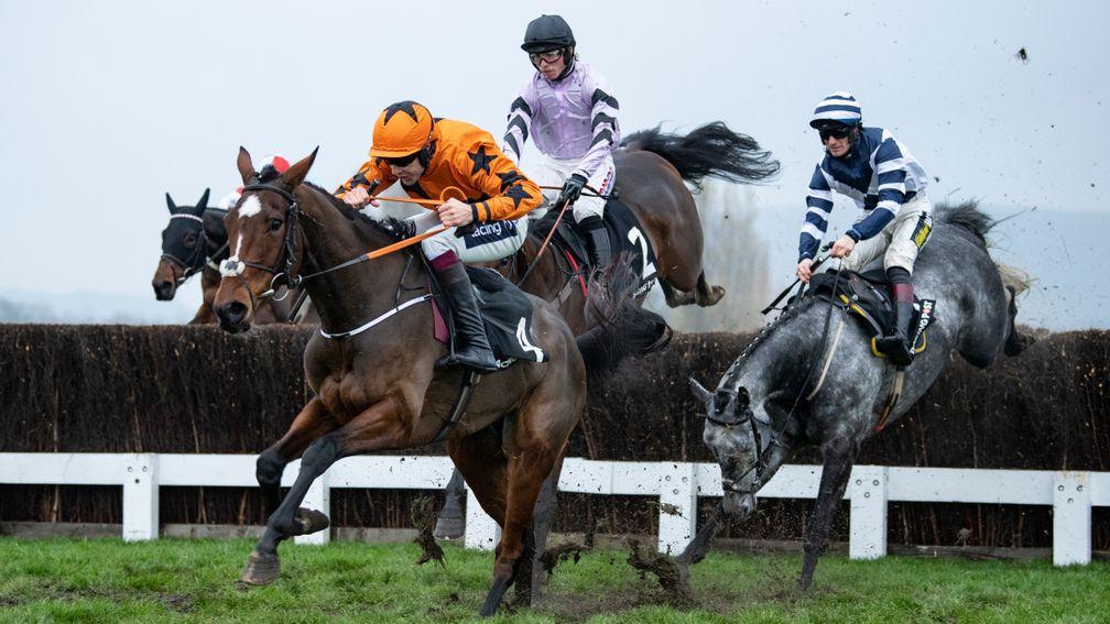 Put The Kettle On (orange): won at the meeting last year before going on to festival glory