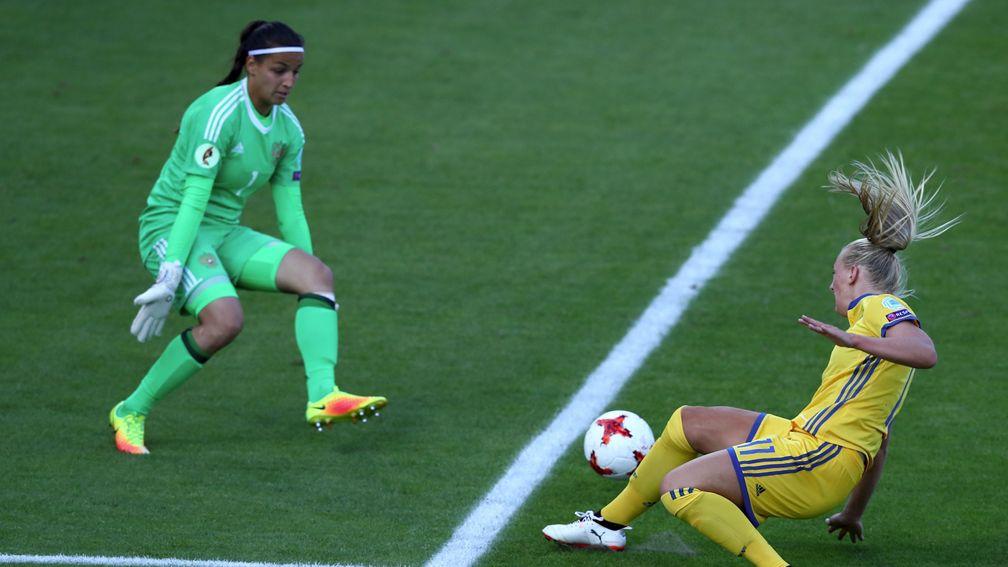 Stina Blackstenius scores for Sweden against Russia