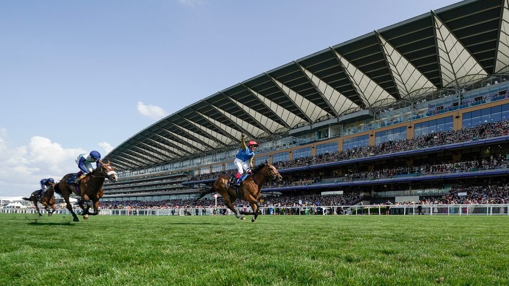 Courage Mon Ami wins the Gold Cup for Dettori and the Gosdens