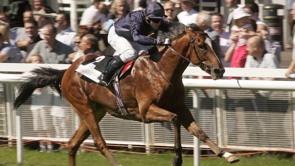 George Washington en route to victory in the Phoenix Stakes at two