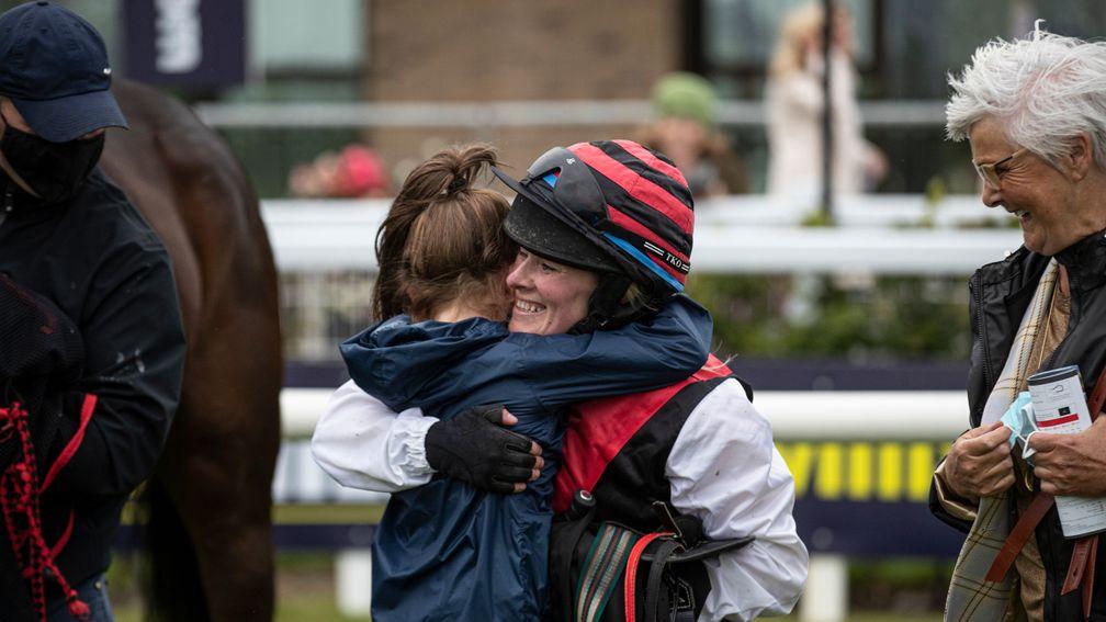 Linzi Dowdall celebrates with her daughter Ellie Mae after winning the 1m4f ladies handicap on 66-1 shot Khezaana.The Curragh Racecourse.Photo: Patrick McCann/Racing Post26.09.2021