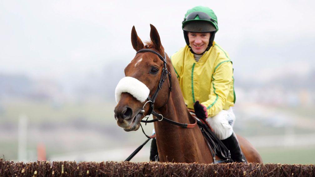 Beef Or Salmon with ears pricked prior to the Cheltenham Gold Cup of 2006