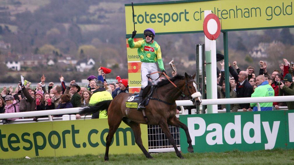 Ruby Walsh celebrates victory on Kauto Star in the 2009 Gold Cup – becoming the first pair to regain the title in the race's history following their 2007 win