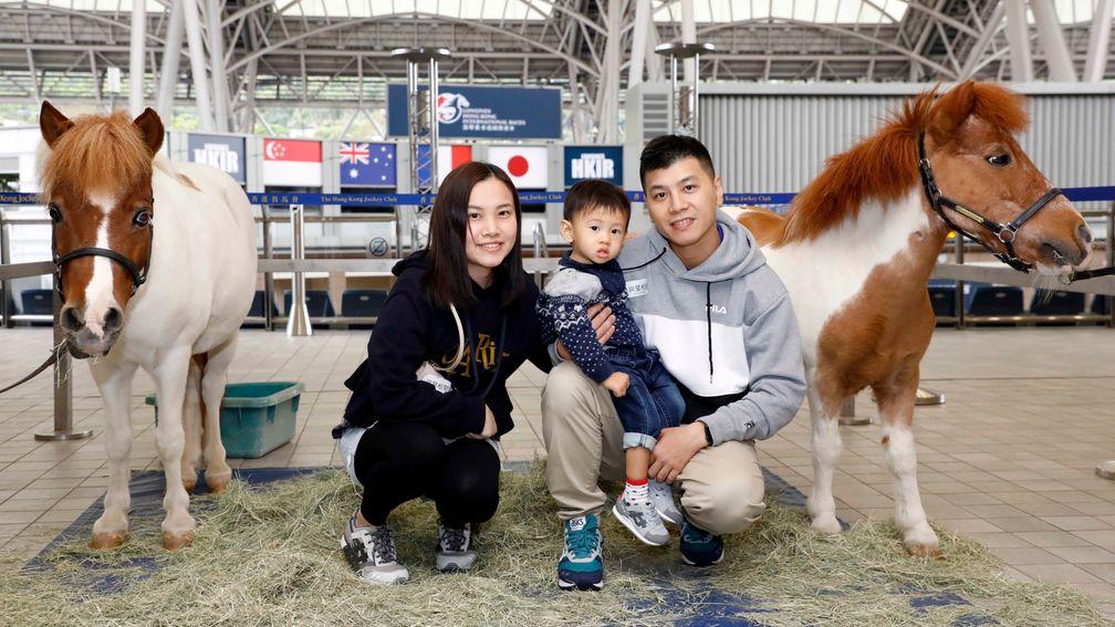 Families were given the opportunity to meet a pair of Shetlands at Sha Tin on Saturday