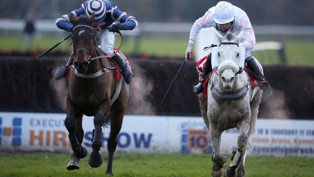 Russe Blanc and Charlie Poste winning Warwick's Classic Chase