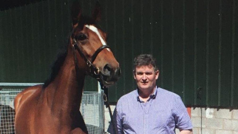 Paul Barrett with Rafferty's Return before a date at the sales