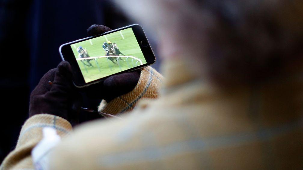 Mobile phone streaming: Betfred customers will be able to watch races from ARC tracks without betting