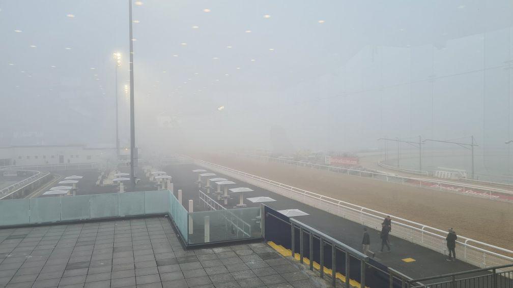 The fog at Dundalk which caused officials to abandon after one race