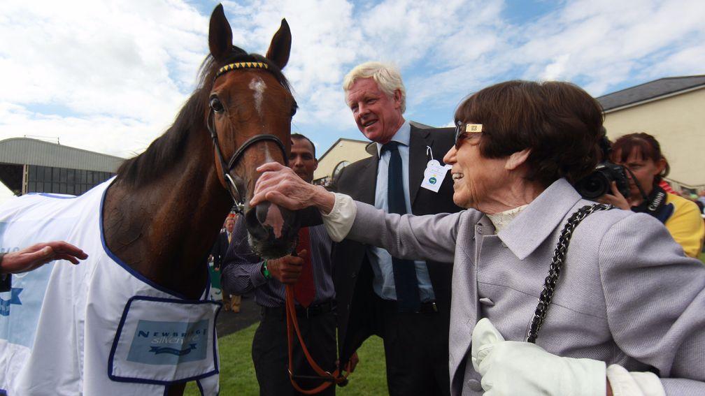Owner-breeder Lady Rothschild with Thistle Bird after winning the 2014 Pretty Polly
