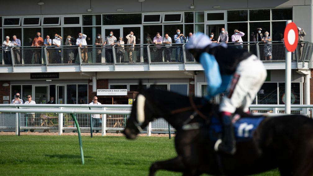 474 spectators return to the racecourse in a pilot scheme at Warwick racecourse and watch Tipalong Tyler win the finaleWarwick 21.9.20 Pic: Edward Whitaker/Racing Post