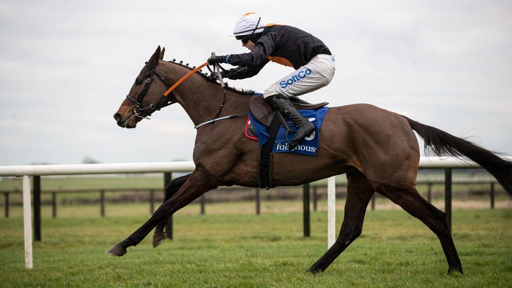 The impressive Daily Present continues Paul Nolan's good run of form in the maiden hurdle at Fairyhouse