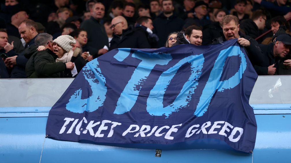  Tottenham supporters protest the planned ticket price hike (Photo by Alex Pantling/Getty Images)