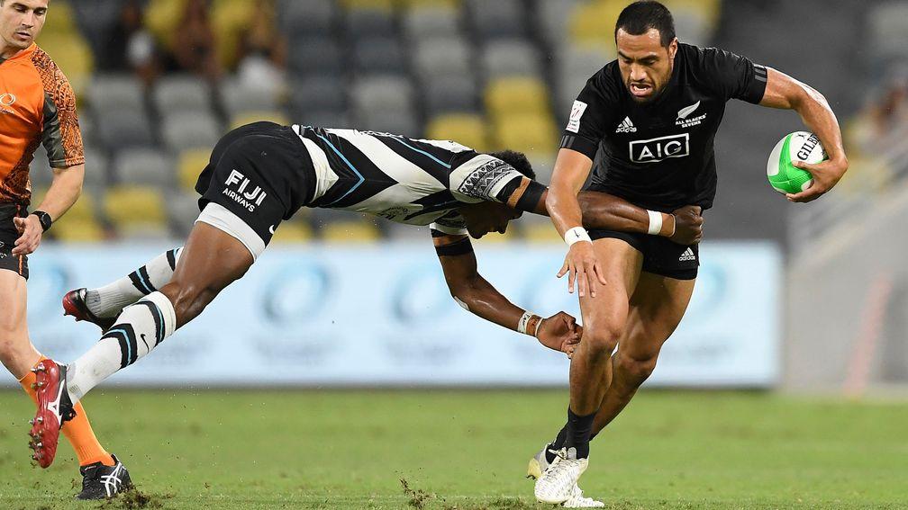 New Zealand's Sione Molia in sevens action against Fiji
