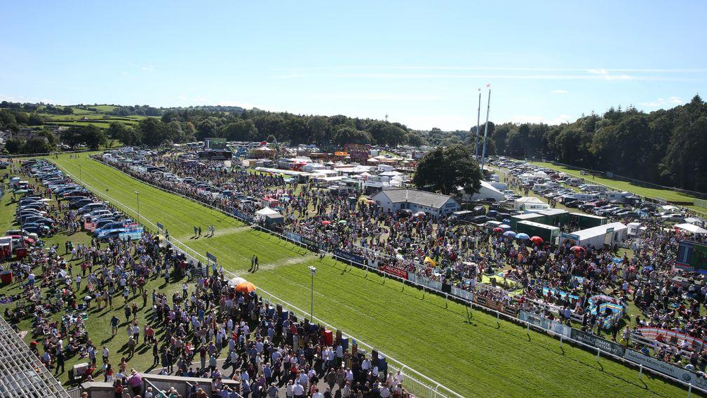 A bird's eye view of the busy Bank Holiday Monday crowd at Cartmel