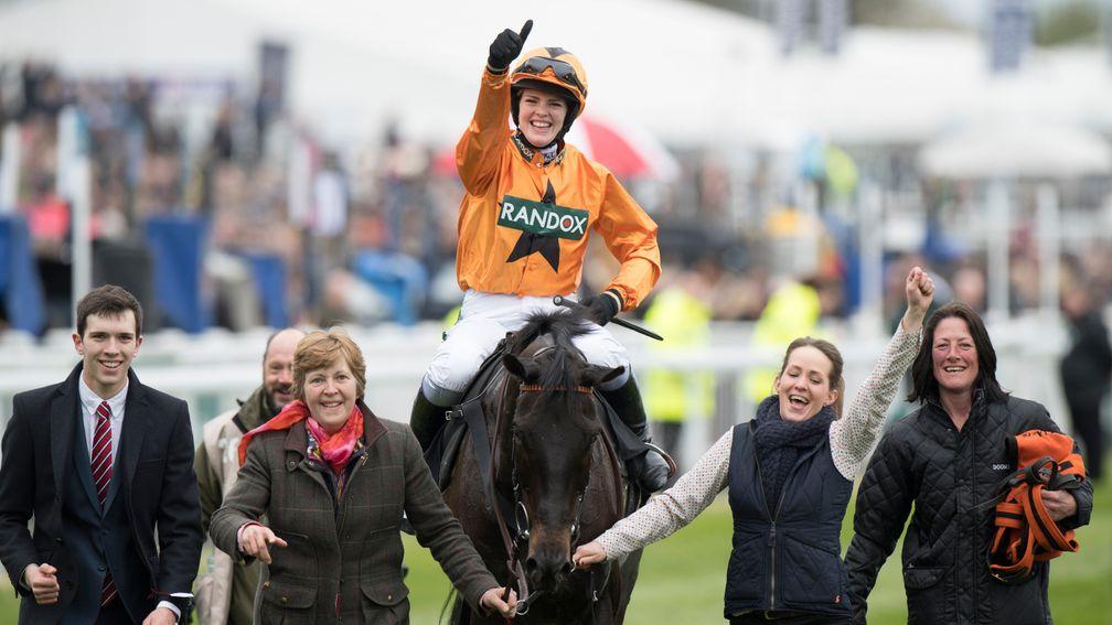 Lizzie Kelly celebrates her Betway Bowl win on Tea For Two