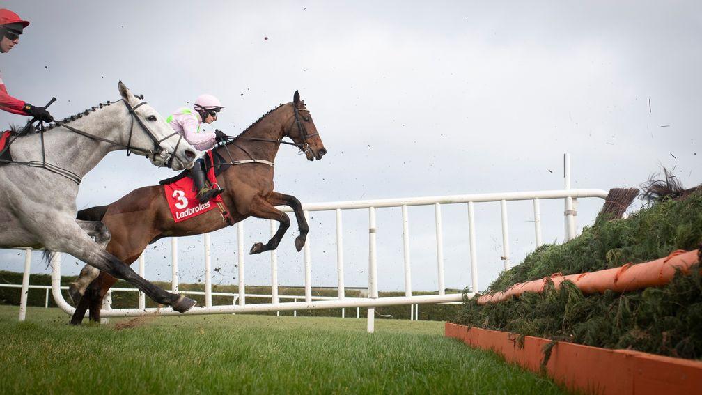 Chacun Pour Soi and Paul Townend jump well when winning the Ladbrokes Dublin Chase (Grade 1).Leopardstown.Photo: Patrick McCann/Racing Post 01.02.2020