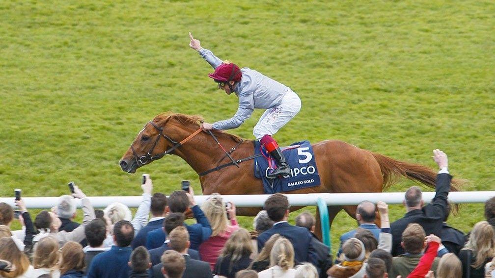 Galileo Gold wins the 2000 Guineas in the spring under Frankie Dettori