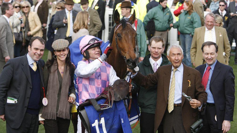 Cheltenham 14/3/07.The Seasons Holidays Queen Mother ChampionChase.Won by No11 Voy Por Ustedes - Robert Thornton owner Sir Robert Ogden and Alan King.