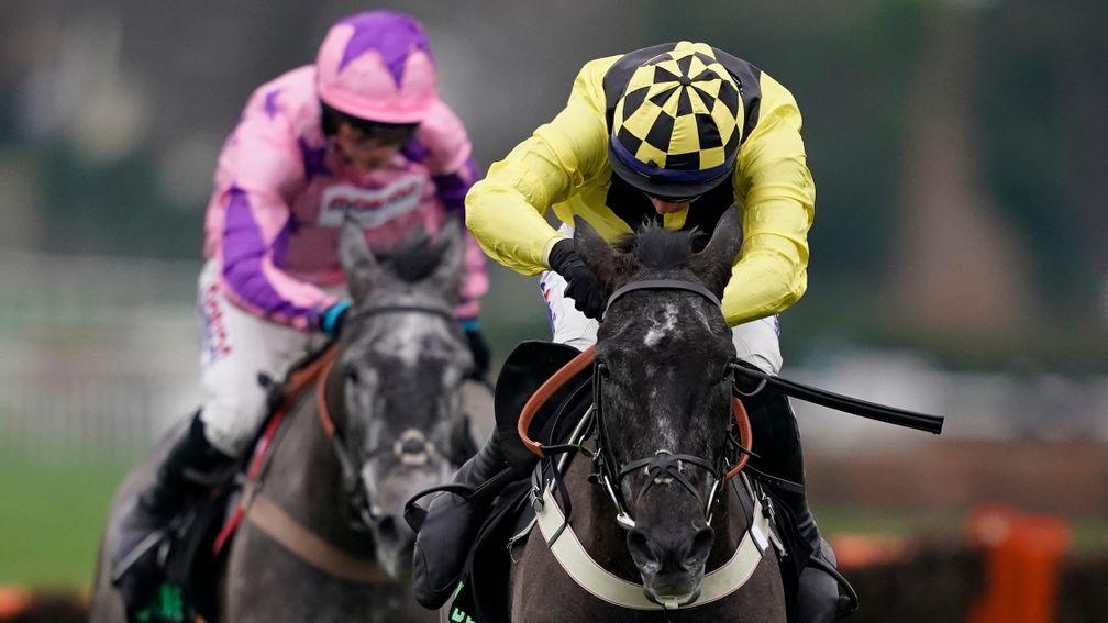 ESHER, ENGLAND - JANUARY 05: Tom O'Brien riding Elixir De Nutz (yellow) clear the last to win The Unibet Tolworth Novices' Hurdle Race at Sandown Park on January 05, 2019 in Esher, England. (Photo by Alan Crowhurst/Getty Images)