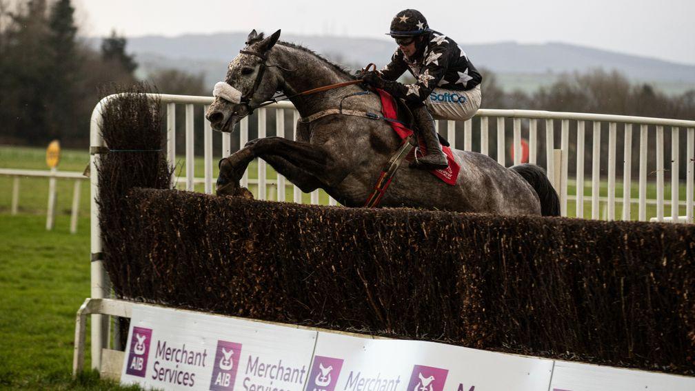 Dancing Jeremy and Bryan Cooper win the 2m4f beginners' chase