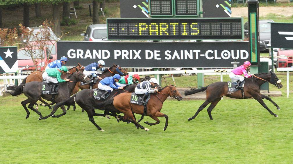 The Pascal Bary-trained Silverwave claims the 2016 Grand Prix de Saint-Cloud ahead of Erupt and Siljan's Saga