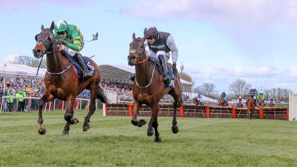 SIRE DU BERLAIS ridden by Mark Walsh wins at Aintree 9/4/22Photograph by Grossick Racing Photography 0771 046 1723