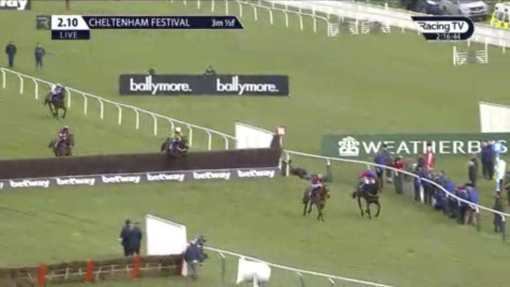 A similar margin from the front two to Champ remained after the last, despite poor jumps by Allaho and Minella Indo